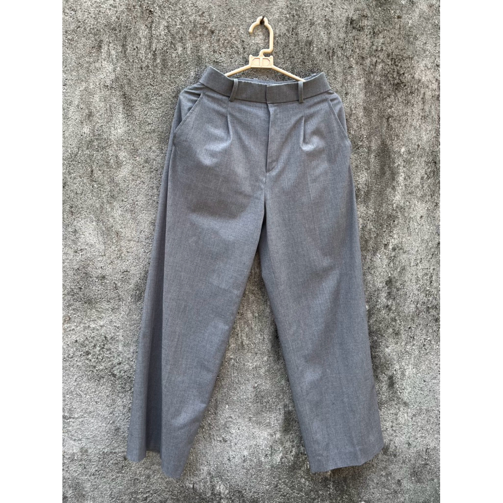 Preloved Celana Uniqlo Lebar Lipit Wanita | Pleated Wide Pants | Celana Panjang Wanita