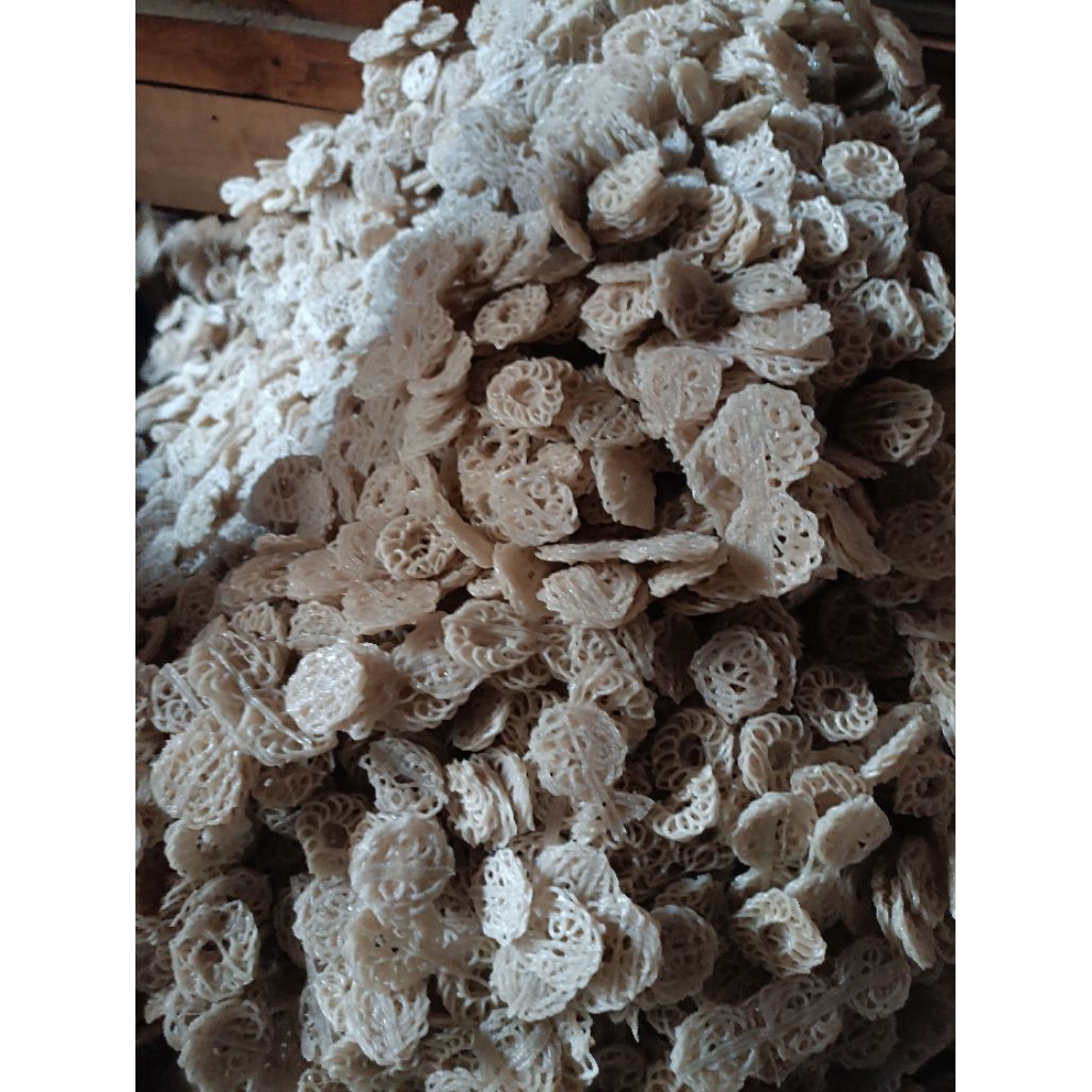 

KERUPUK MAWAR , KERUPUK UYEL PREMIUM RASA BAWANG 1KG