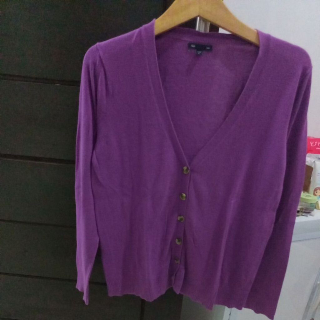 cardigan ungu