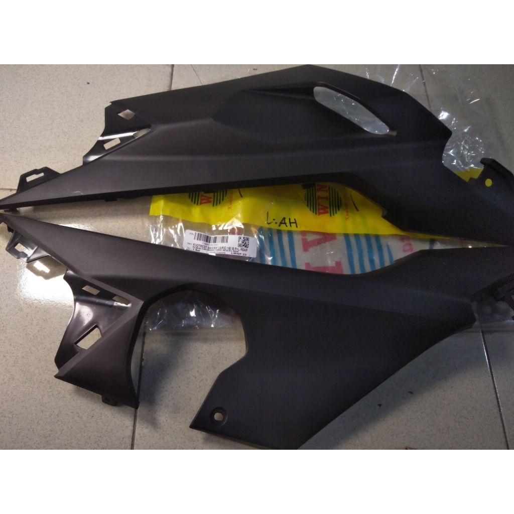 Footrest / Cover Tutup Dek Bawah R+L Bagian B Belakang Honda VARIO 160  Merk WIN