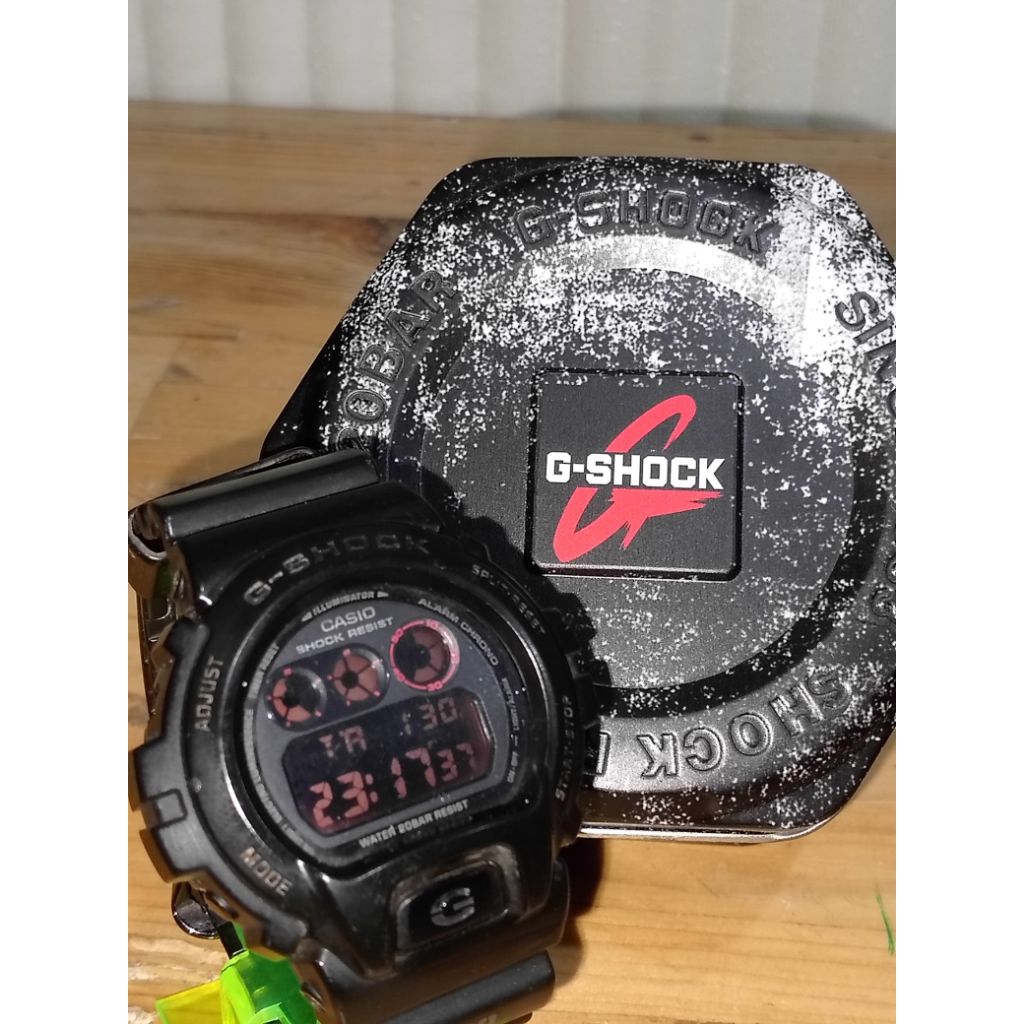 Casio G-Shock dw6900 ms
