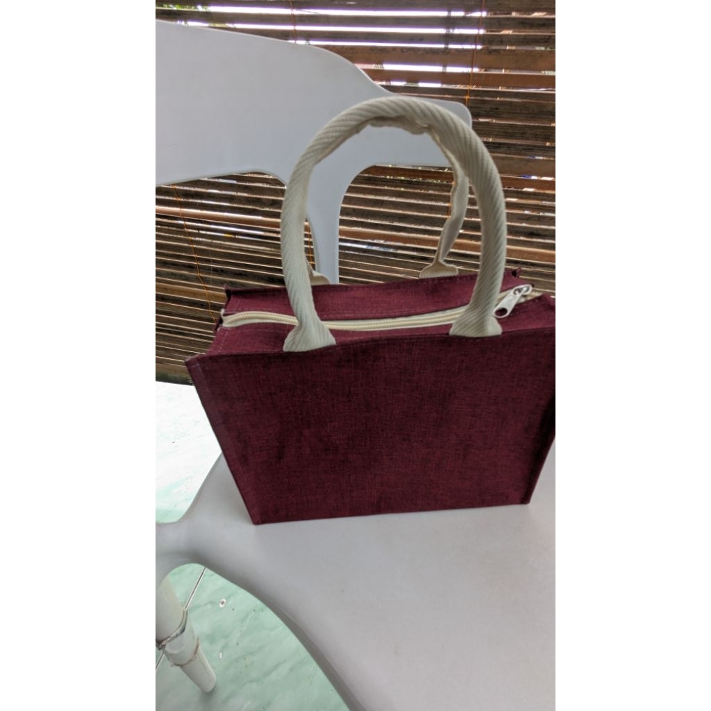 

TENTANG TAS SOVENIR RESELETING |