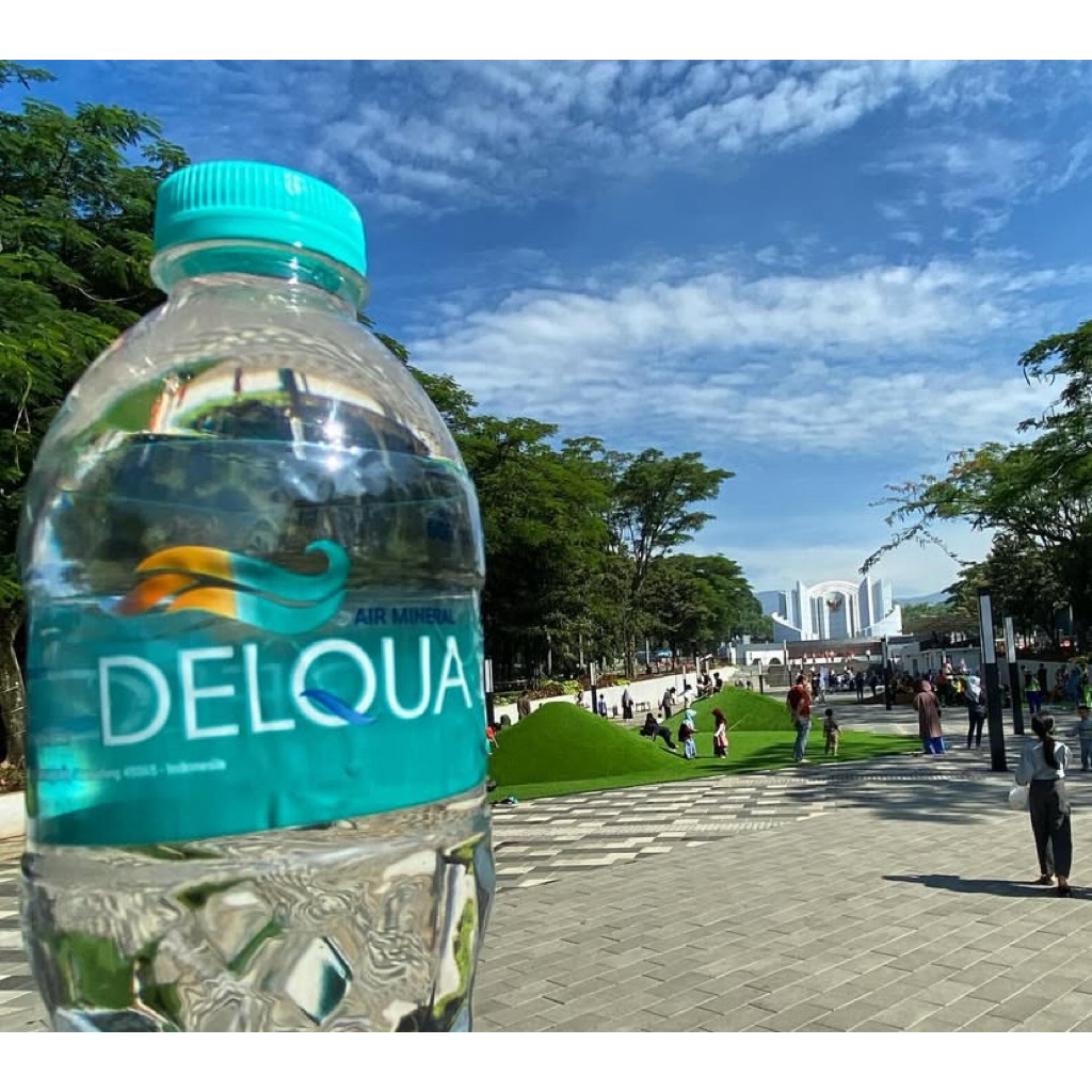 

Air minum dalam kemasan 600ml “Delqua” 1 karton isi 24 botol