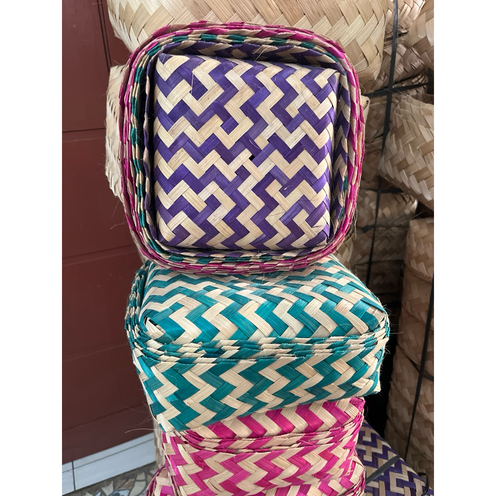 Besek Warna 18X18 Besek Hias Besek Souvernir Besek Hampers