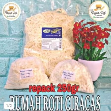

MOZZARELLA CHEESE SHREDDED GREEN VALLEY 250GR REPACK HALAL GR MOZA KEJU YELLOW KUNING