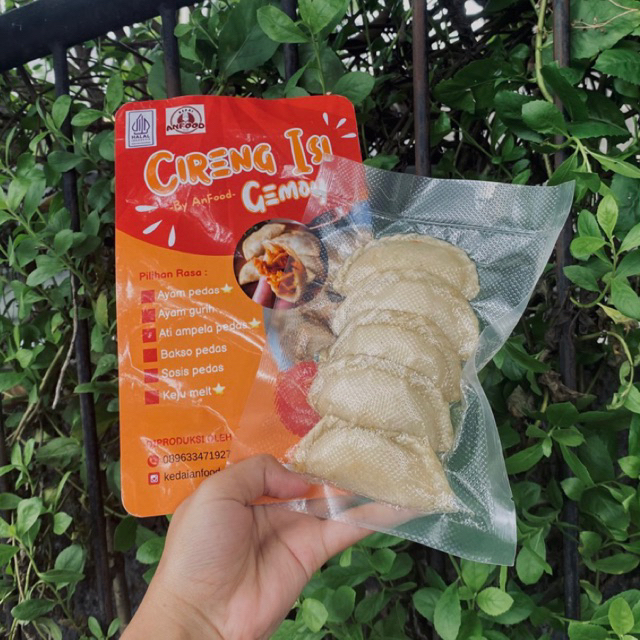 

Cireng Isi Ayam Suwir Gurih, free bubuk cabe kemasan vacum fresh produksi 100% isi full ayam