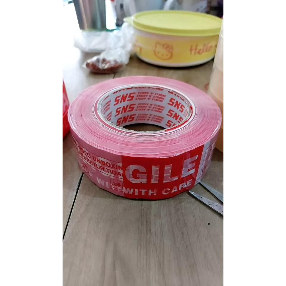 

I* 300Y FRAGILE MERAH Lakban Fragile 300 yard Lakban 300Y Lakban JUMBO 300yard x 48mm Super Besar 48 mm x 300 yard Merah - Stiker Awas Pecah Jangan Dibanting Handle With Care