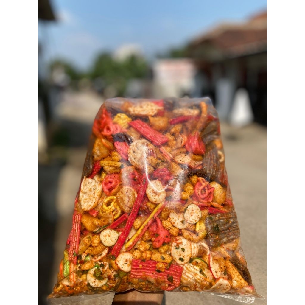 

kerupuk seblak mix campur 13toping pedas daunjeruk.
