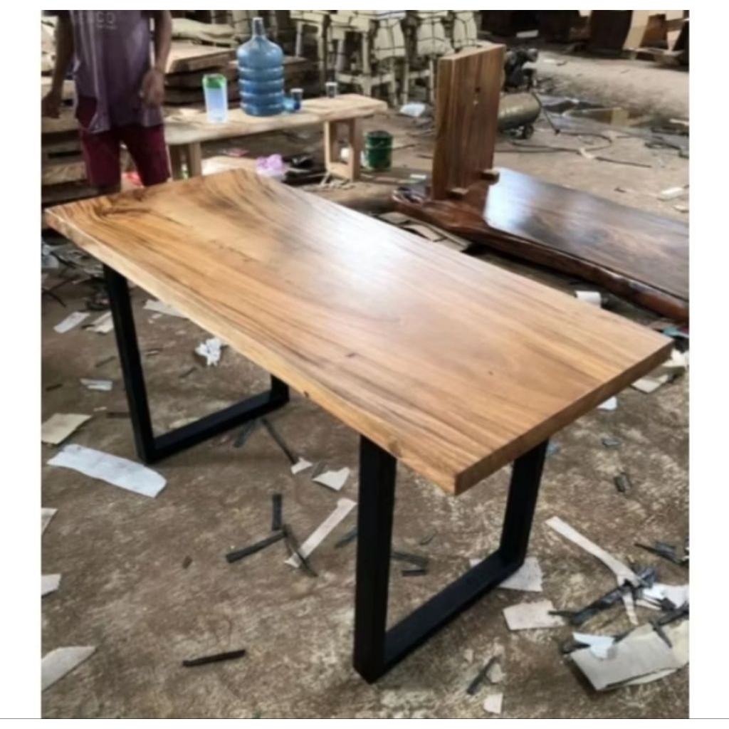 Meja Kerja Trembesi Meja Trembesi Solid