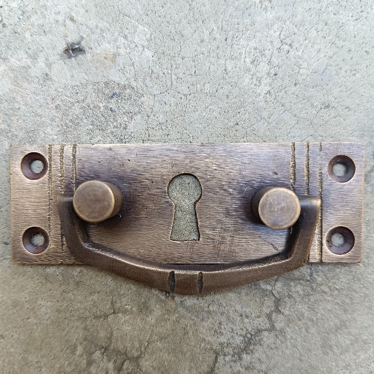 Tarikan Laci Kuningan Antik Tarikan Laci Minimalis + Lubang Kunci