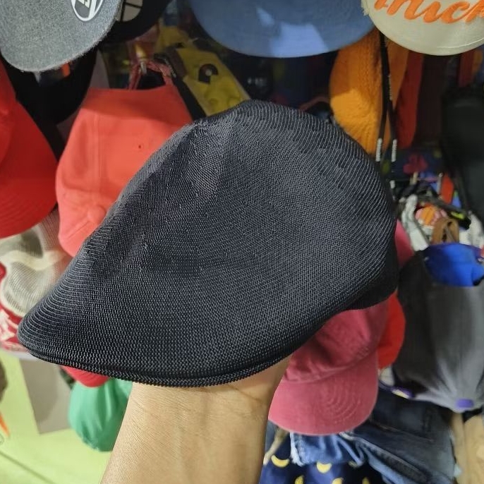Topi Pet Kangol Hitam