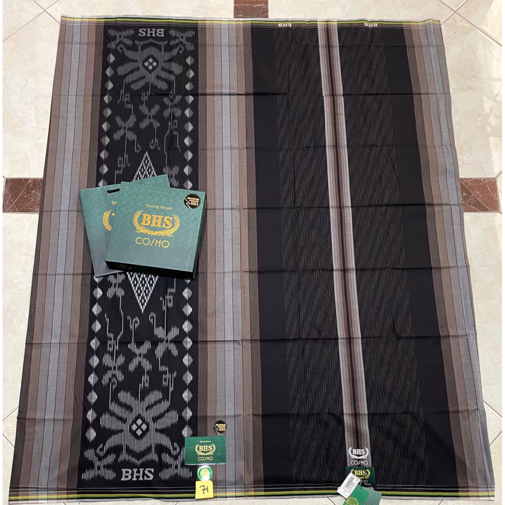 Sarung BHS Cosmo Gold, Kotak kotak, hitam polos, putih polos