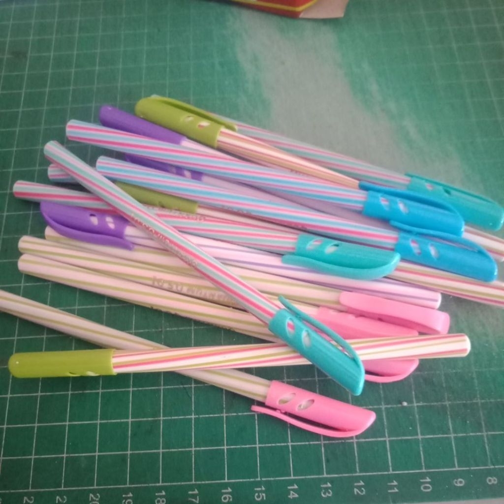 

Bolpoin Lilin | Bolpoin Pelangi | Bolpoin Murah