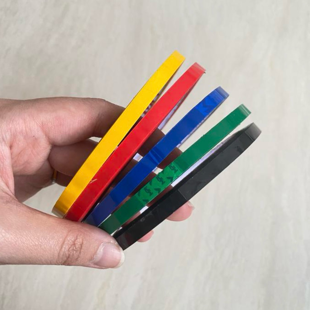 

Isolasi / Selotip Kado 5mm / 1/4 inch x 50 yard Warna Warni Merah Kuning Biru Hijau Hitam