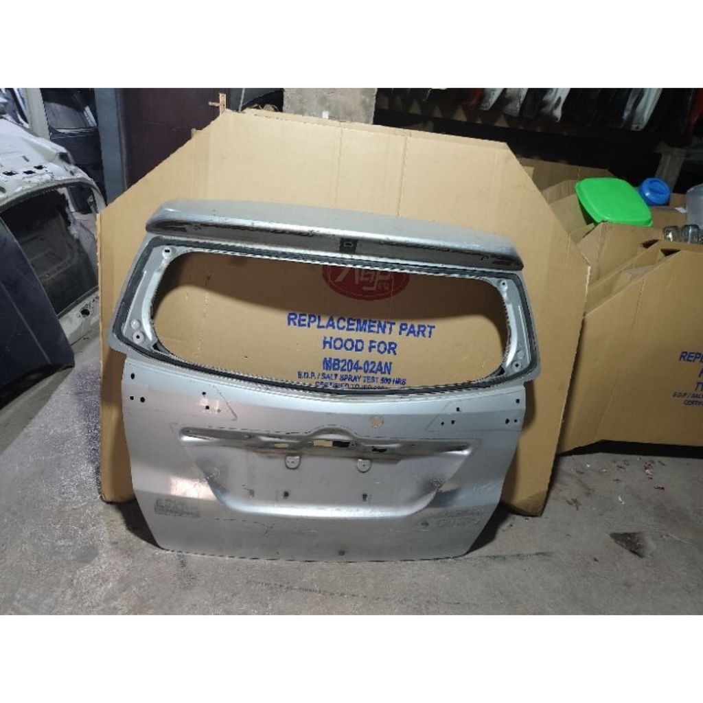 pintu bagasi calya sigra