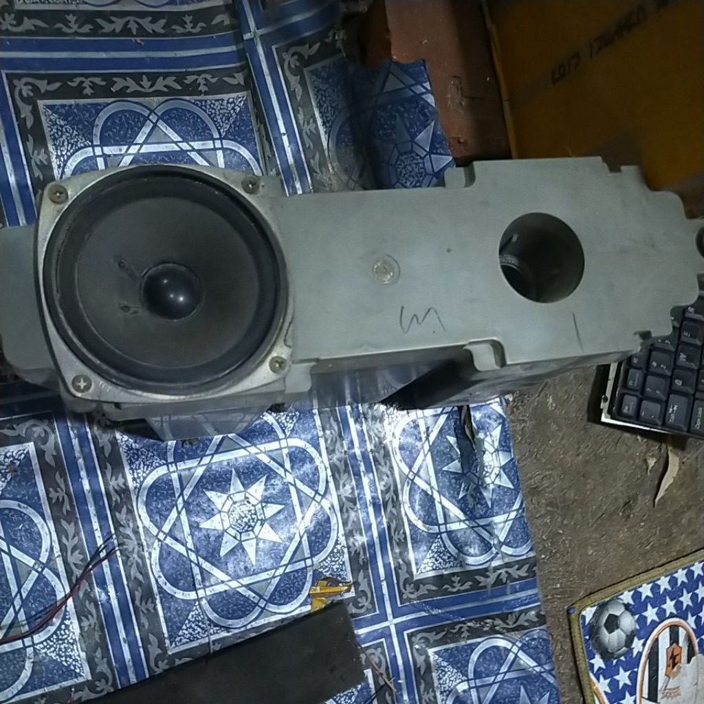speaker plus box lepasan dari TV