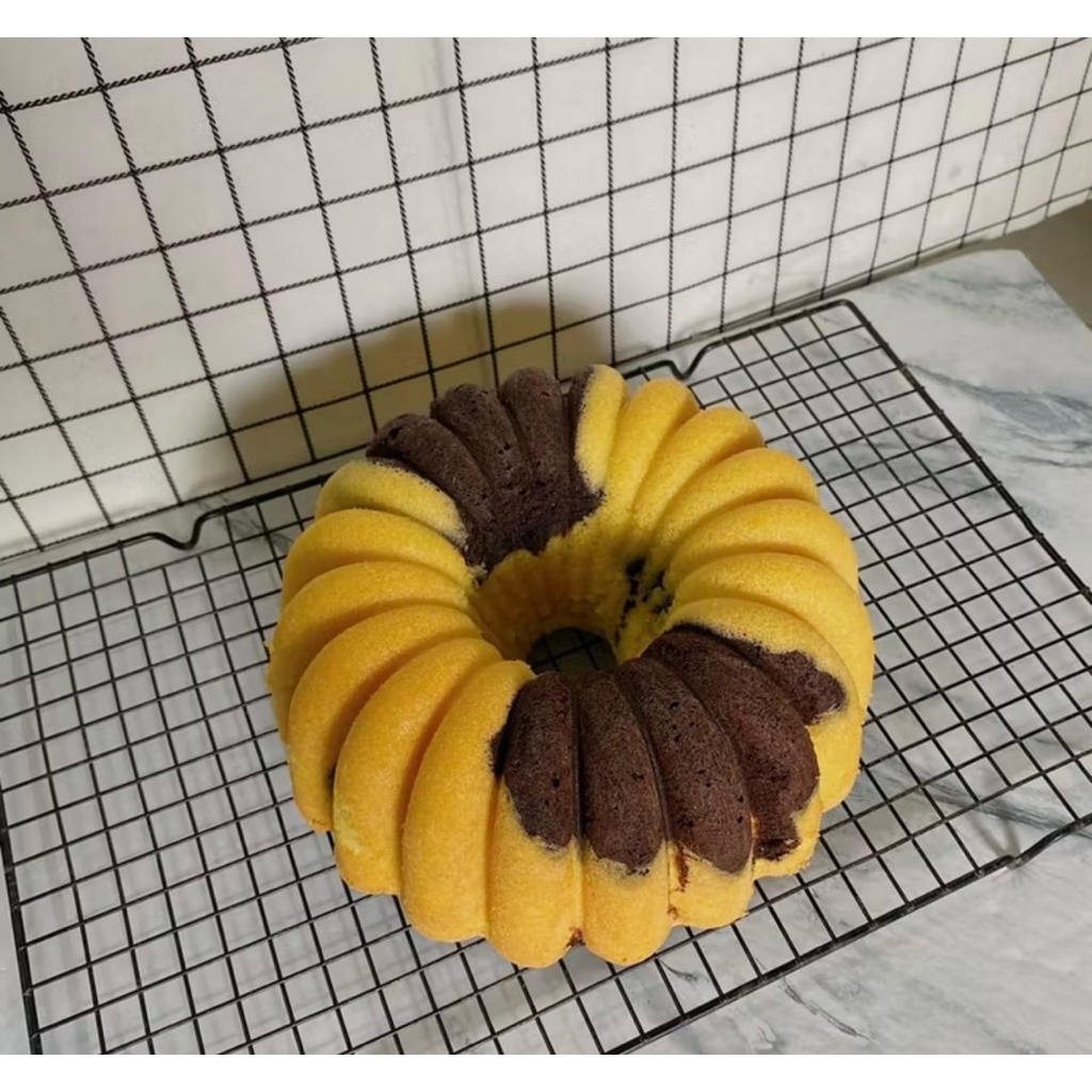 

marmer cake, premium tanpa bahan pengawet , tahan 1 minggu di suhu ruang