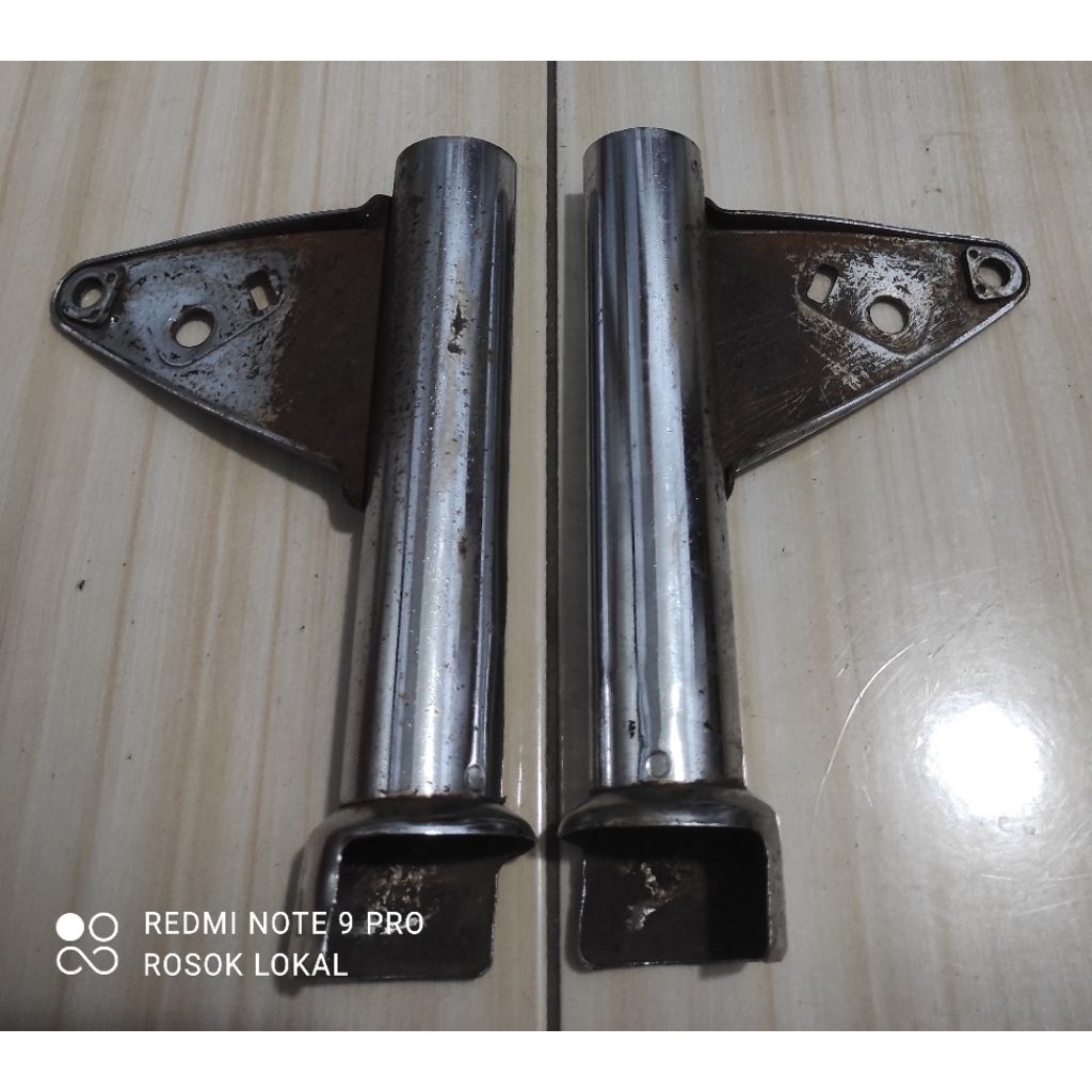 kupingan lampu depan honda CBN 110 CGN 110 original