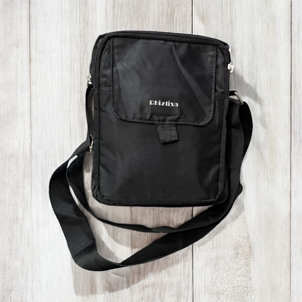 Tas Sling Pria Rhizliza Hitam