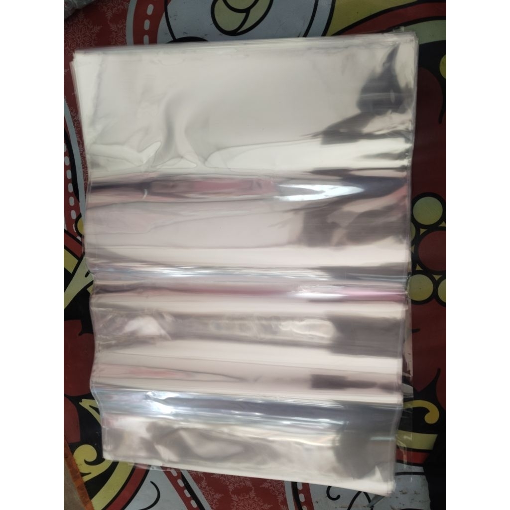 

PLASTIK BUKET DAN HANGTAG