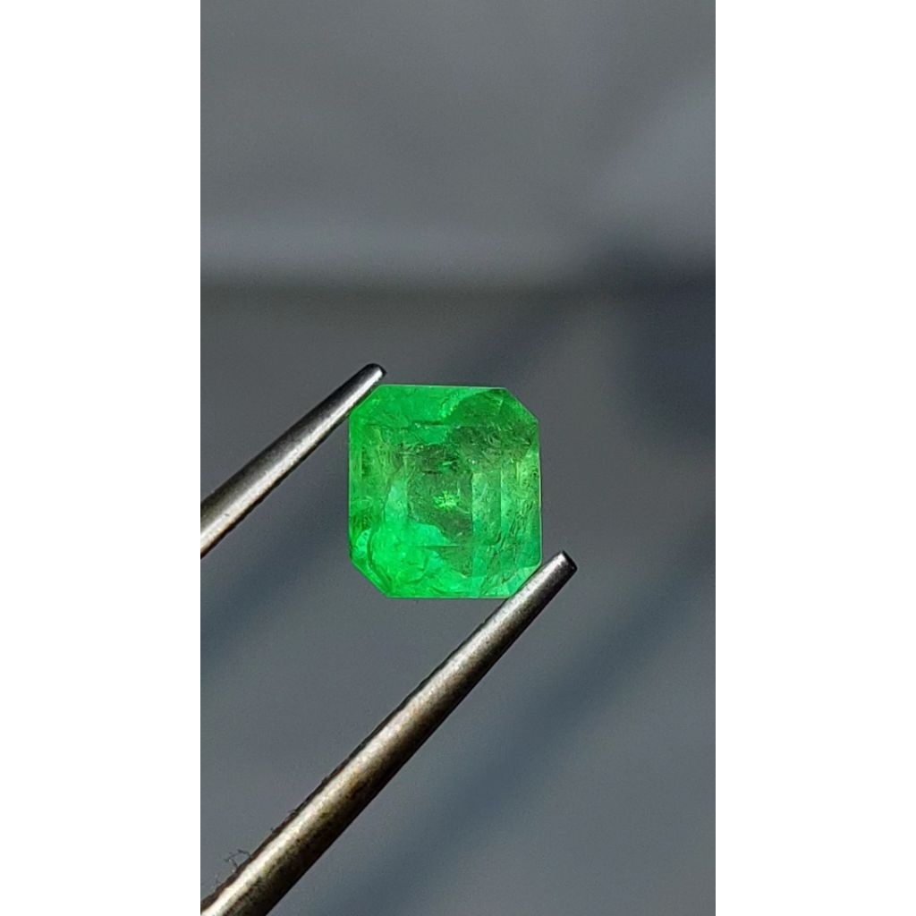 NATURAL EMERALD BERYL Garansi Colombia