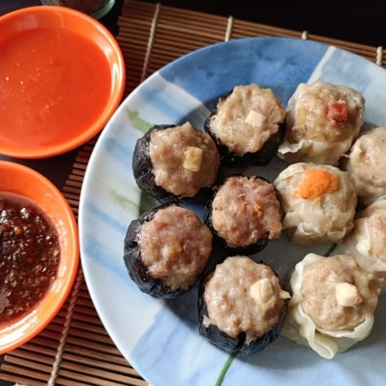 

(Frozen Pack) Aneka Dimsum Dapur Seledri (Dimsum Mix, Siomay Ayam, Siomay Nori, Siomay Ayam Nori Mix, Siomay Pedas, Kulit Tahu, dan Hasitkau Udang)