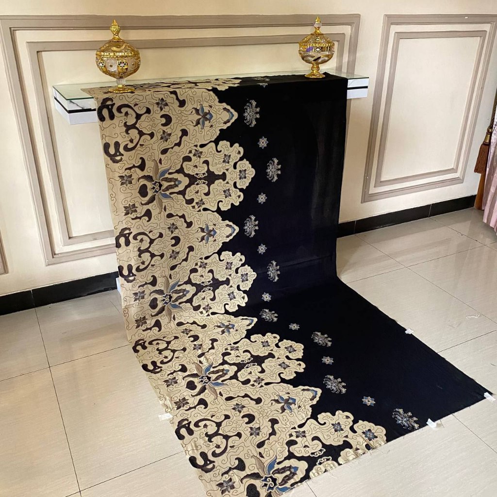 Kain Batik Meteran Katun Halus Warna Hitam untuk Bridesmaid dan Seragam
