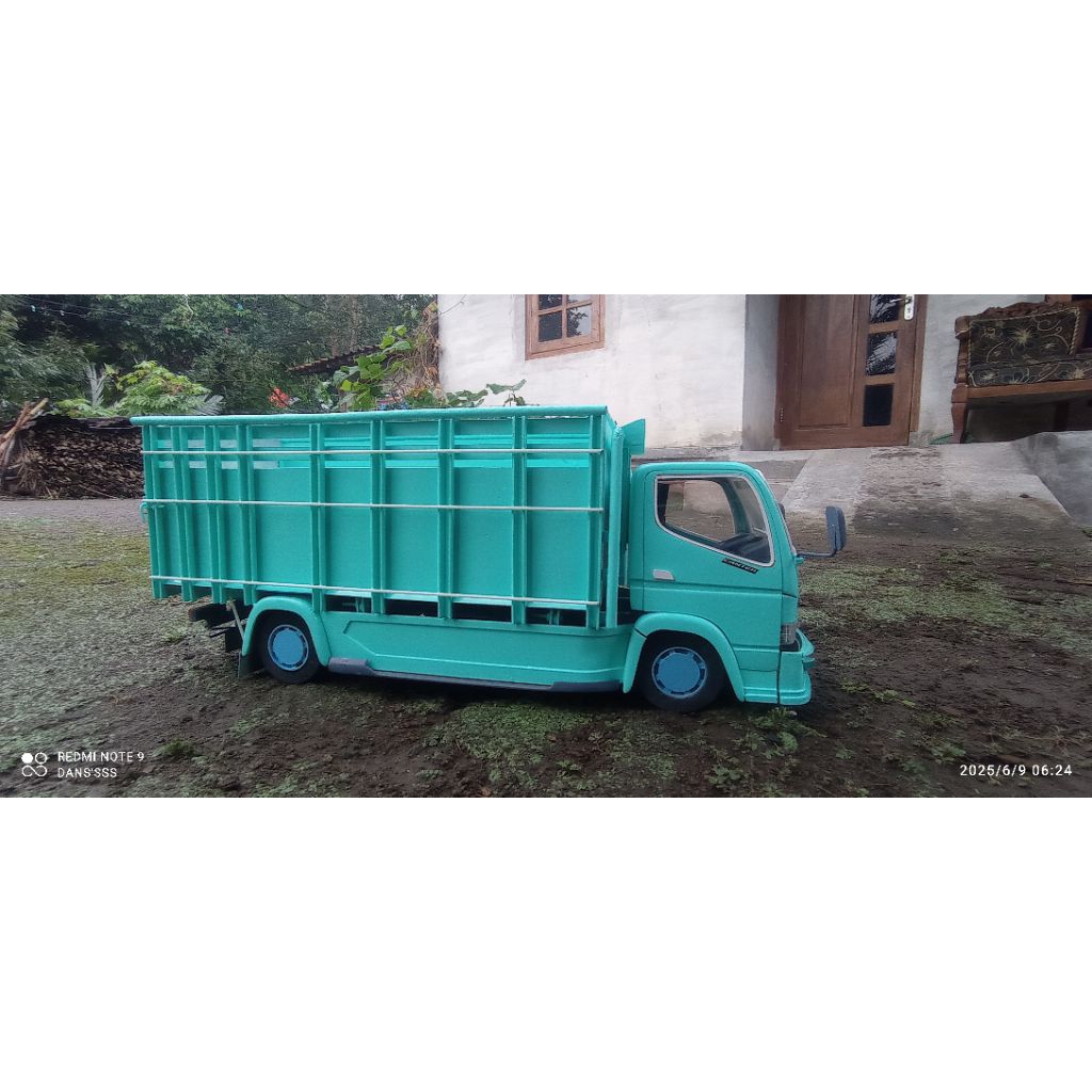 miniatur truk canter skala 14 full hidrolik