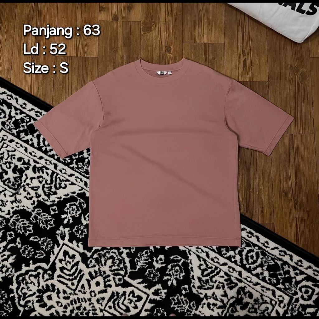 Kaos Tshirt Uniqlo U AIRism Preloved/Second/vintage