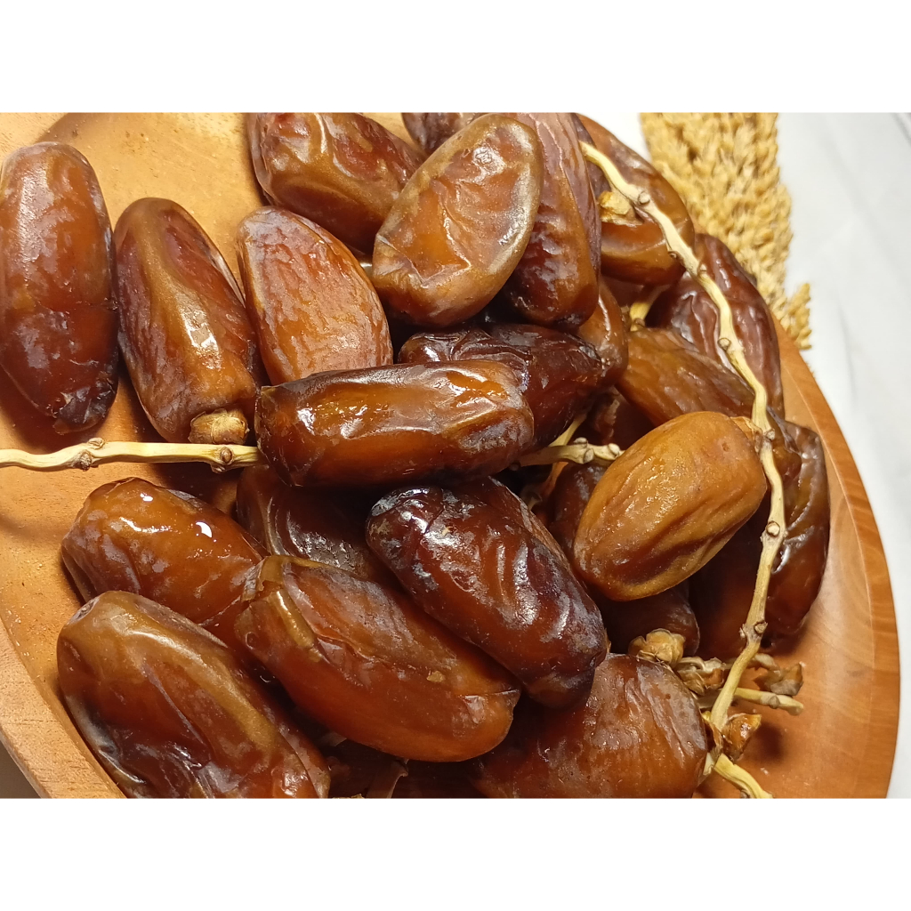 

KURMA TUNISIA TANGKAI 500 GRAM / KURMA TUNIS KERING / KURMA /COD