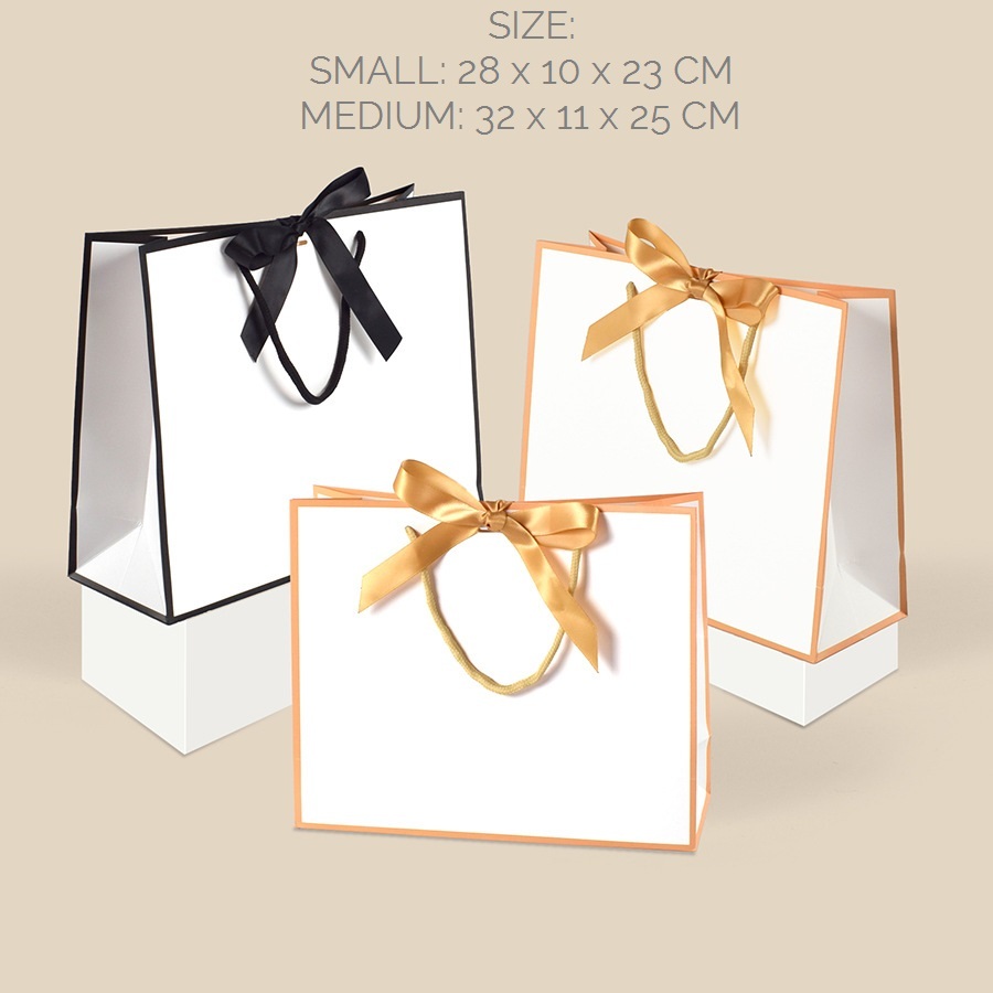 

Paper Bag Putih List Lis Black Creamy Cream Gold Kantong Kertas Border Hitam Cream ke Emas an Hampers Ulang Tahun Hadiah Lebaran Natal