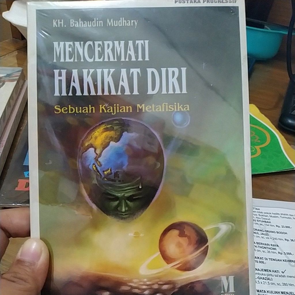 MENCERMATI HAKIKAT DIRI