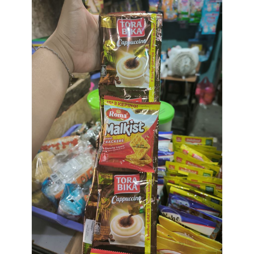 

1 Renceng Torabika Cappuccino Free 4 Pcs Malkist isi 10 Sachet x 25 Gr