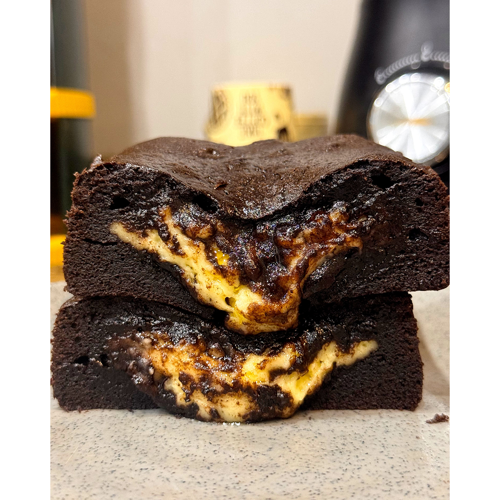 

Brownies Bolu Ketan Hitam Keju Lumer Brownies Bella