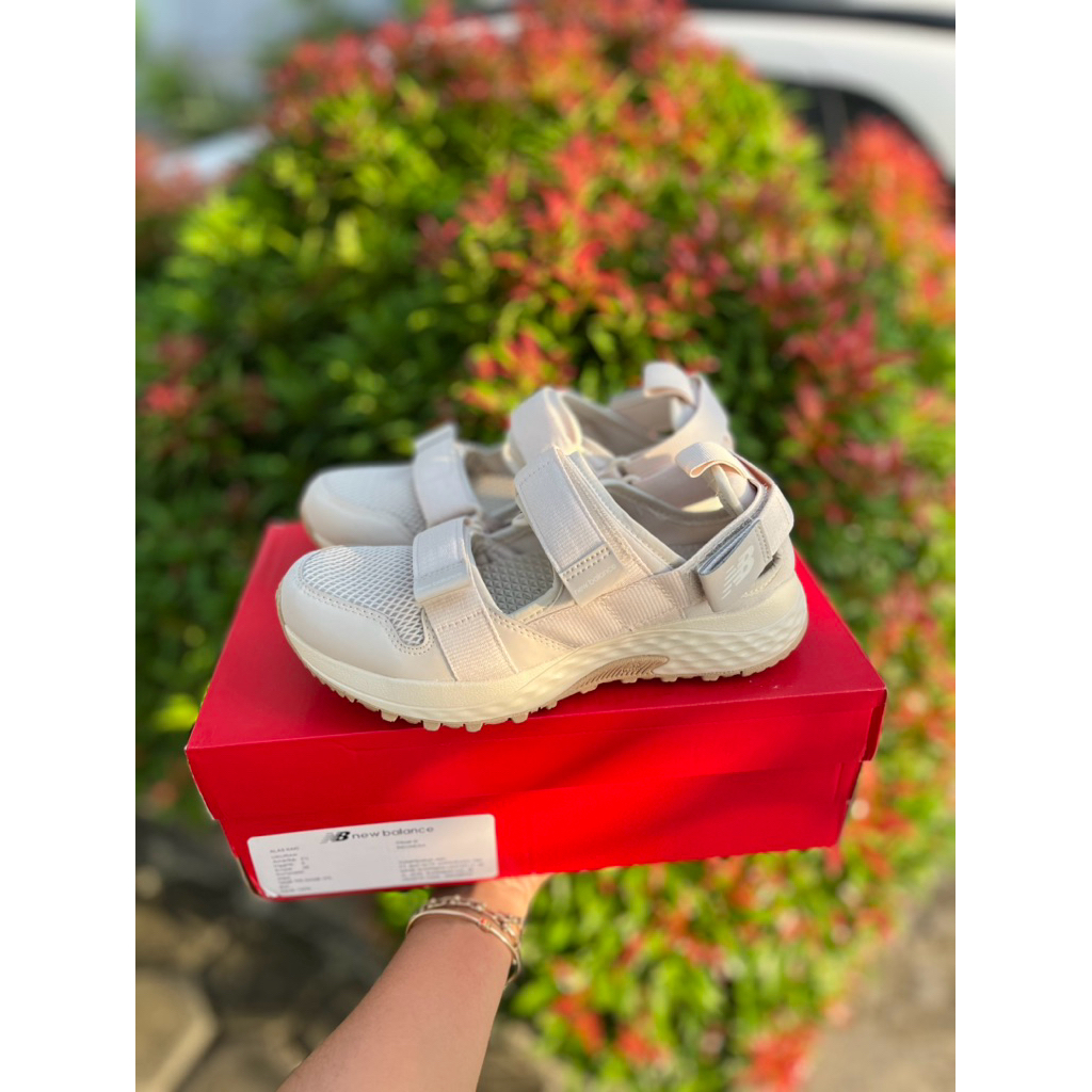 New Balance UA710 Cream Size 39