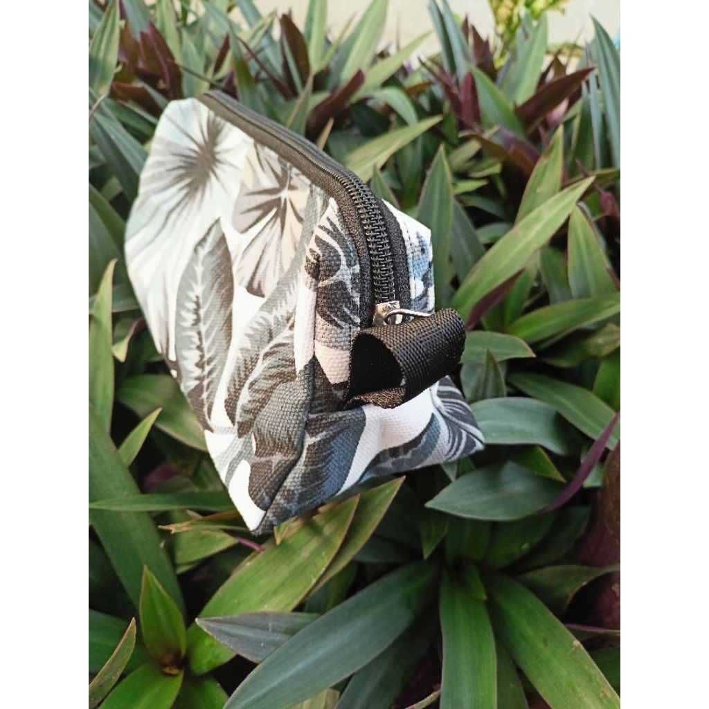 

Dompet pencil pouch kosmetik kanvas waterproof SM ada lapisan dalam nya per10 pc