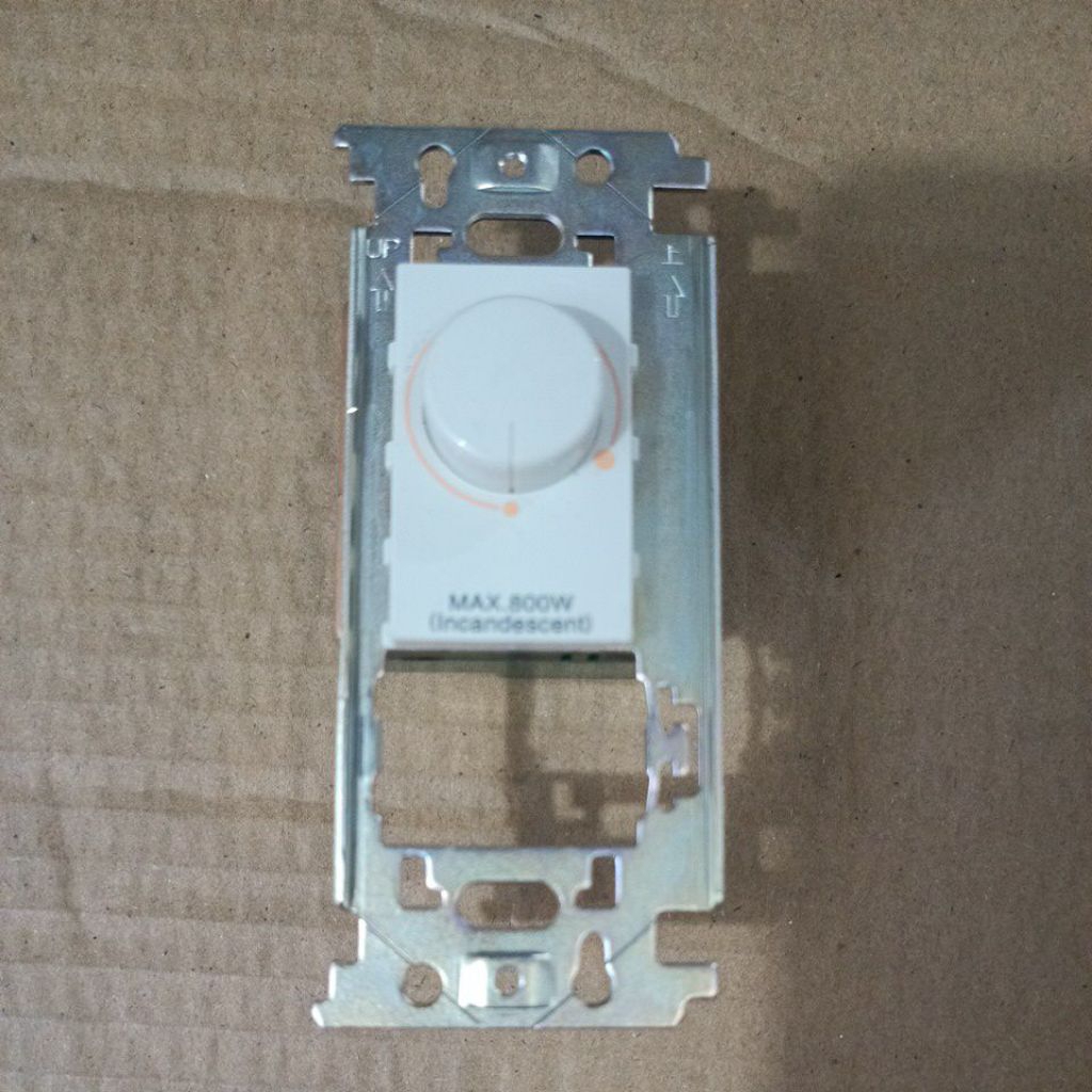 DIMMER LAMPU PANASONIC 800 WATT