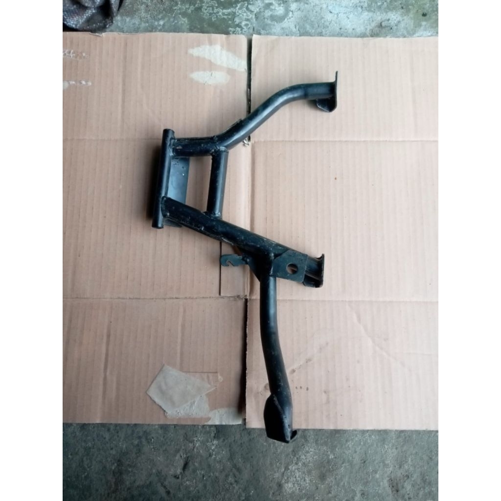 Setandar tengah Beat karbu