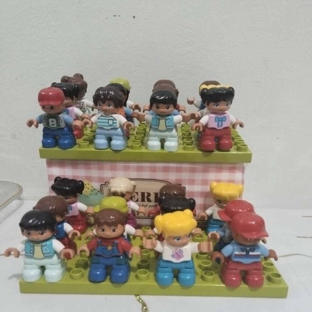 Lego duplo minifigure child