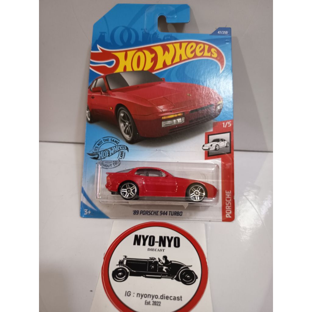 Hotwheels 89 Porsche 944 turbo