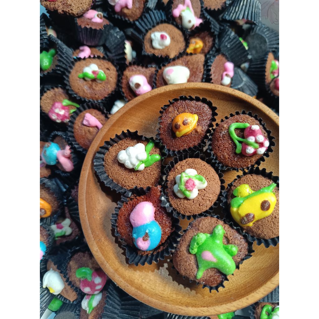 

Brownies kering coklat mini karakter kemasan ekonomis tanpa toples isian lebih banyak lebih terjangkau