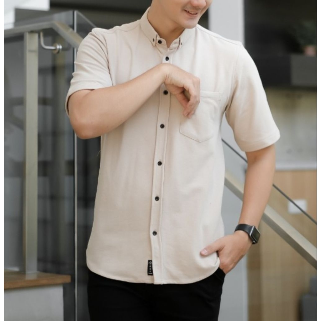 Kemeja Pria Pique Lengan Pendek Katun CVC 24s Premium