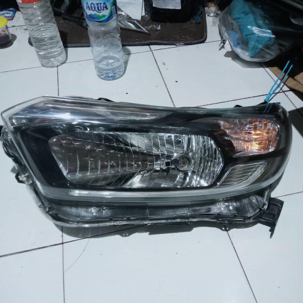 Headlamp Lampu Depan Brio Mobilio