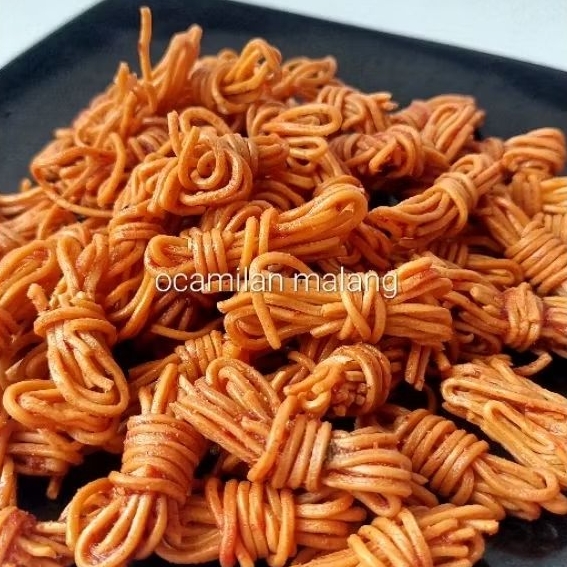 

MIE GULUNG VIRAL PEDAS DAUN JERUK 165 GRAM