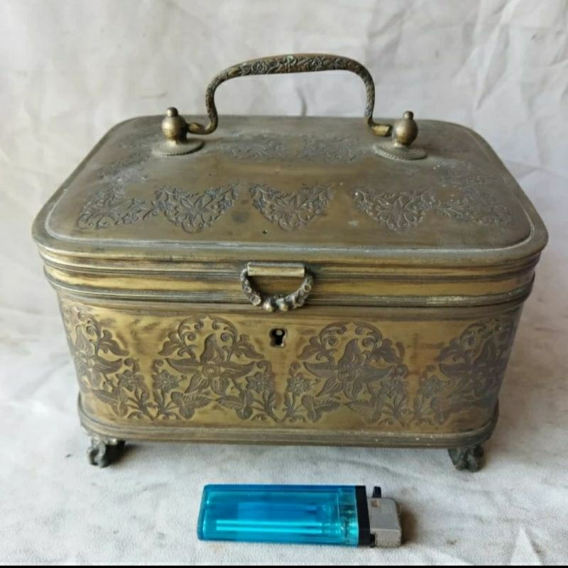 Pajangan Vintage Kotak Kinangan Kuningan Lapis Perak EGL England