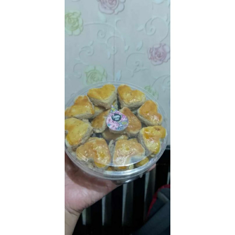 

Kue Kacang