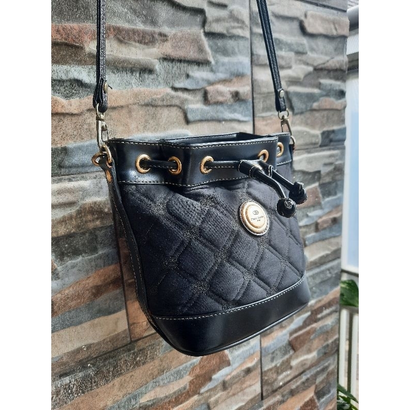 Slingbag Serut Hitam OMAR SHARIF - TAS PRELOVED BRANDED ORIGINAL