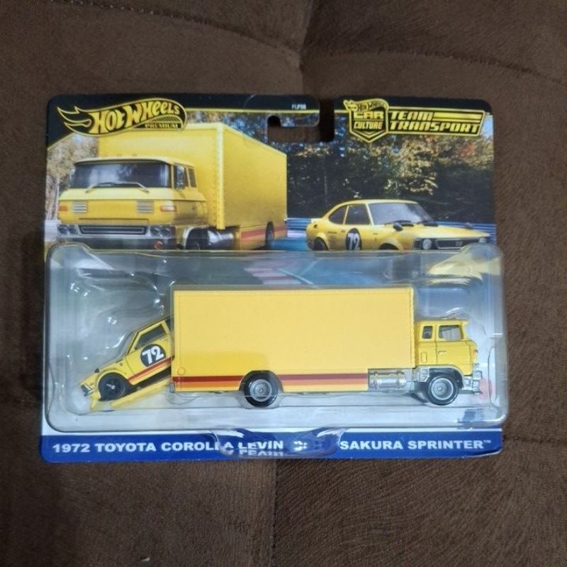 1972 toyota corolla levin vs sakura sprinter hotwheels team transport car