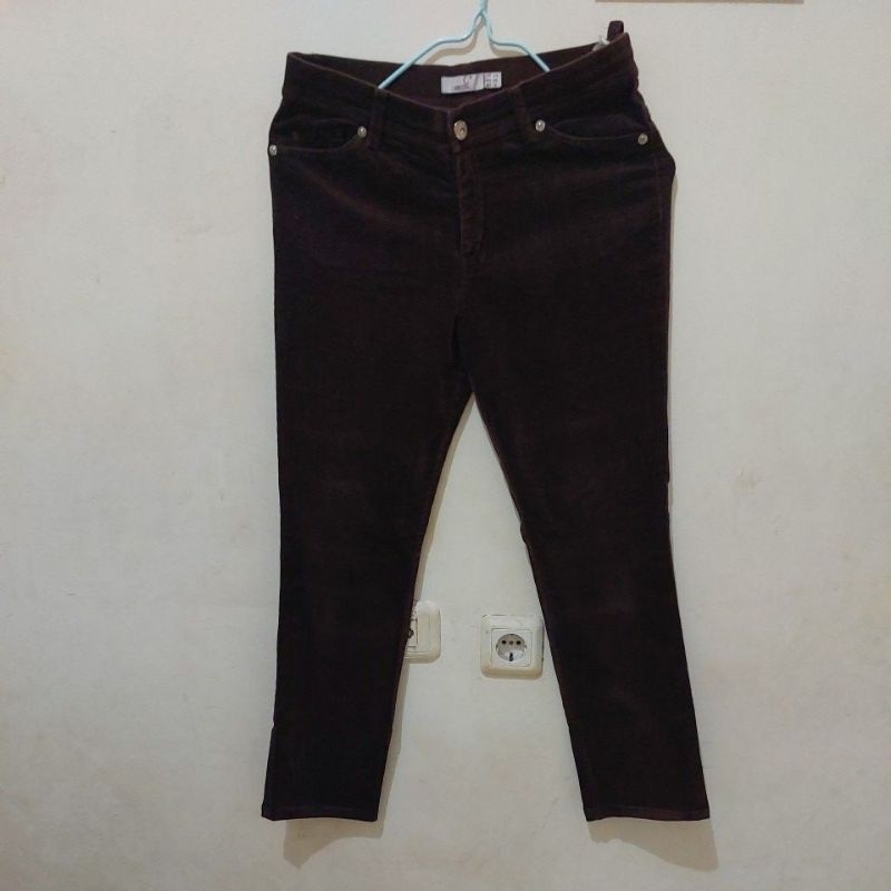 Preloved Pribadi Celana Wanita Corduroy