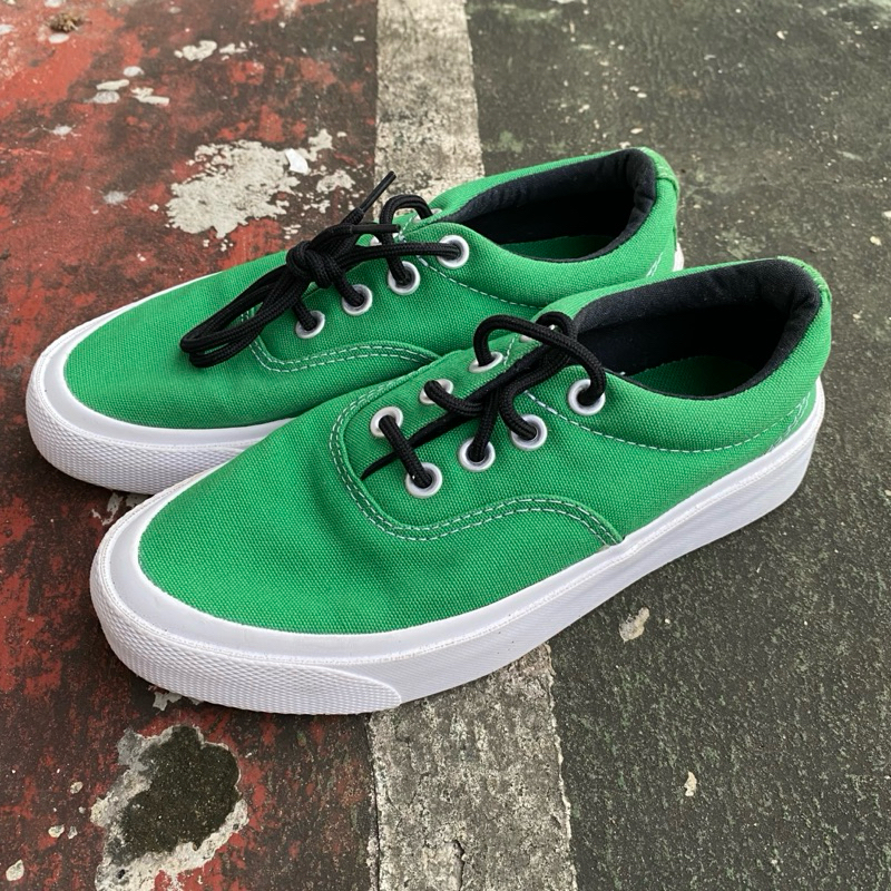 Converse women skid grip canvas green
